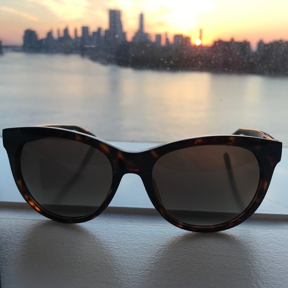 Hugo Boss Brown turtle shell - Picture 2 of 4